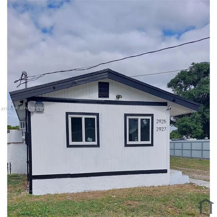 2927 Nw 60th St, Miami, Florida 33142, Miami, Florida 33142, ,Residential Income,For Sale,2927 Nw 60th St, Miami, Florida 33142,A11943786