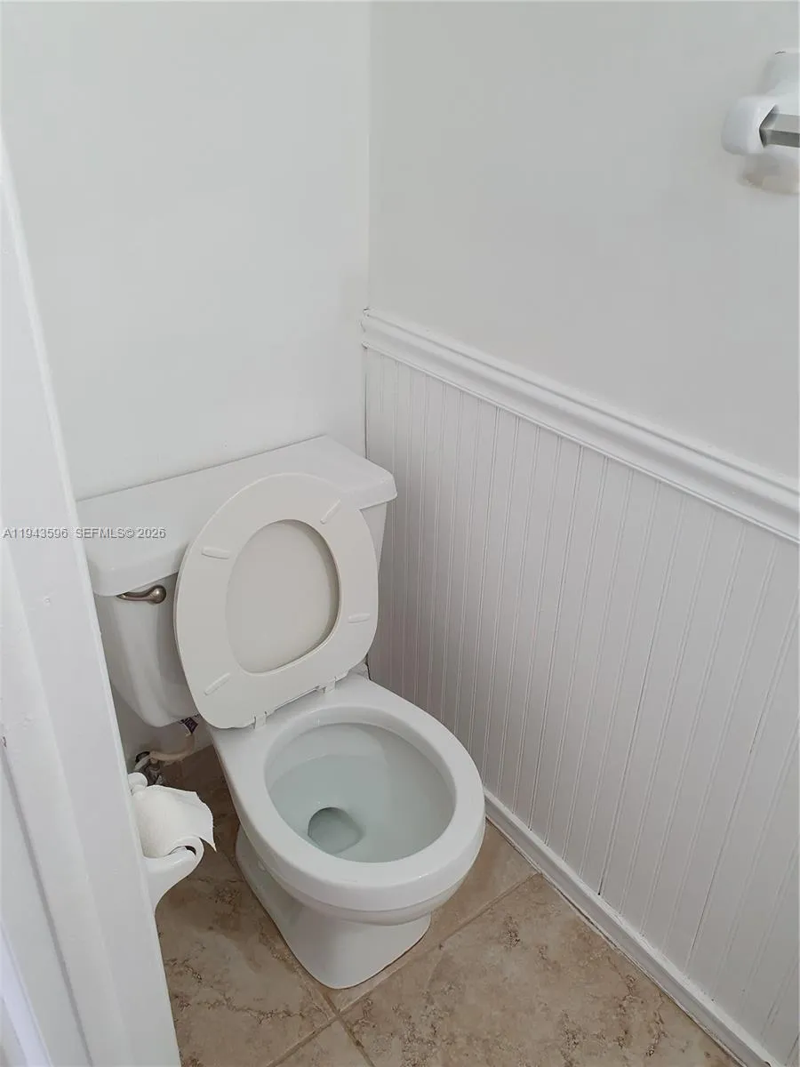 1/2 Bathroom/First Floor