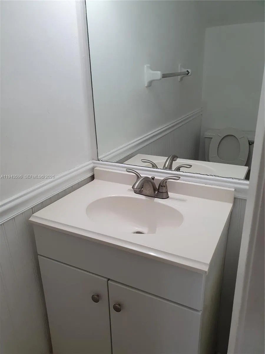 1/2 Bathroom/First Floor