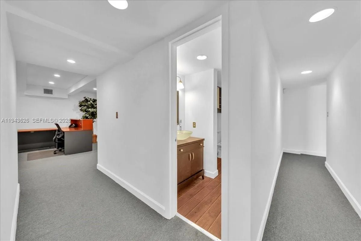 500 Ne 25th St 10, Pompano Beach, Florida 33064, Pompano Beach, Florida 33064, ,Commercial Lease,For Rent,500 Ne 25th St 10, Pompano Beach, Florida 33064,A11943626