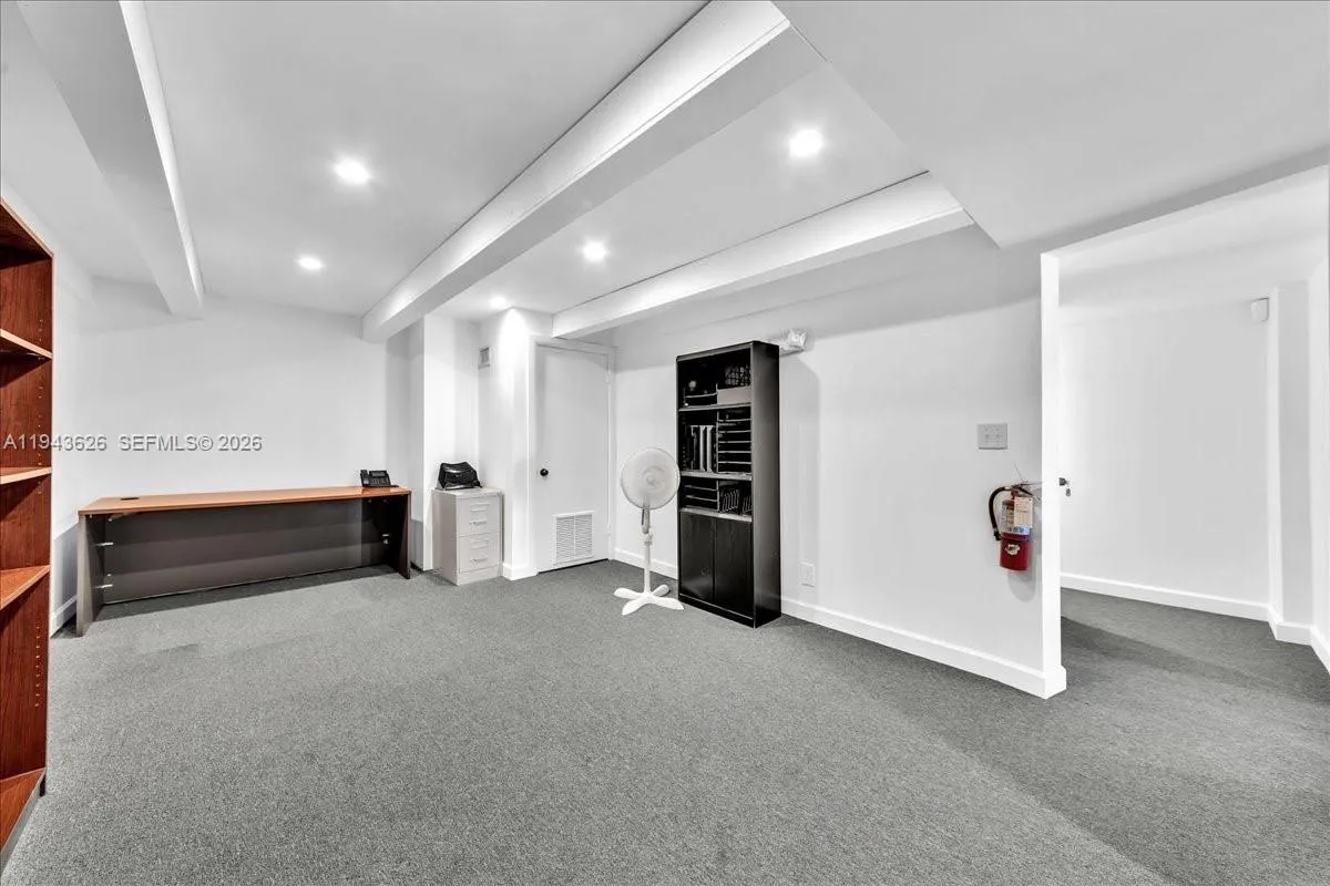 500 Ne 25th St 10, Pompano Beach, Florida 33064, Pompano Beach, Florida 33064, ,Commercial Lease,For Rent,500 Ne 25th St 10, Pompano Beach, Florida 33064,A11943626