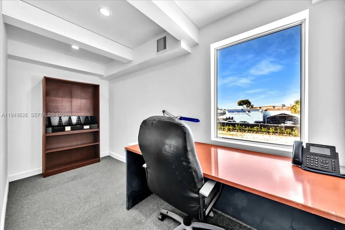 500 Ne 25th St 10, Pompano Beach, Florida 33064, Pompano Beach, Florida 33064, ,Commercial Lease,For Rent,500 Ne 25th St 10, Pompano Beach, Florida 33064,A11943626