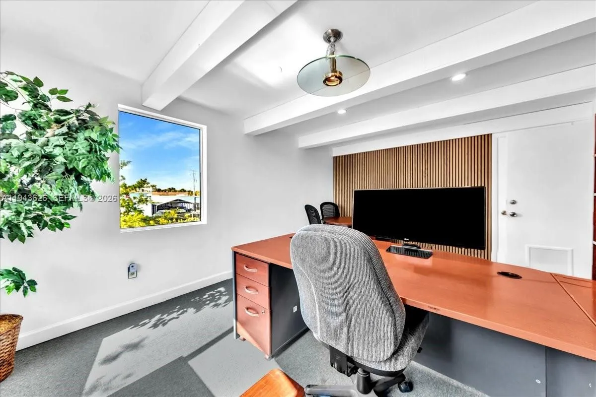 500 Ne 25th St 10, Pompano Beach, Florida 33064, Pompano Beach, Florida 33064, ,Commercial Lease,For Rent,500 Ne 25th St 10, Pompano Beach, Florida 33064,A11943626