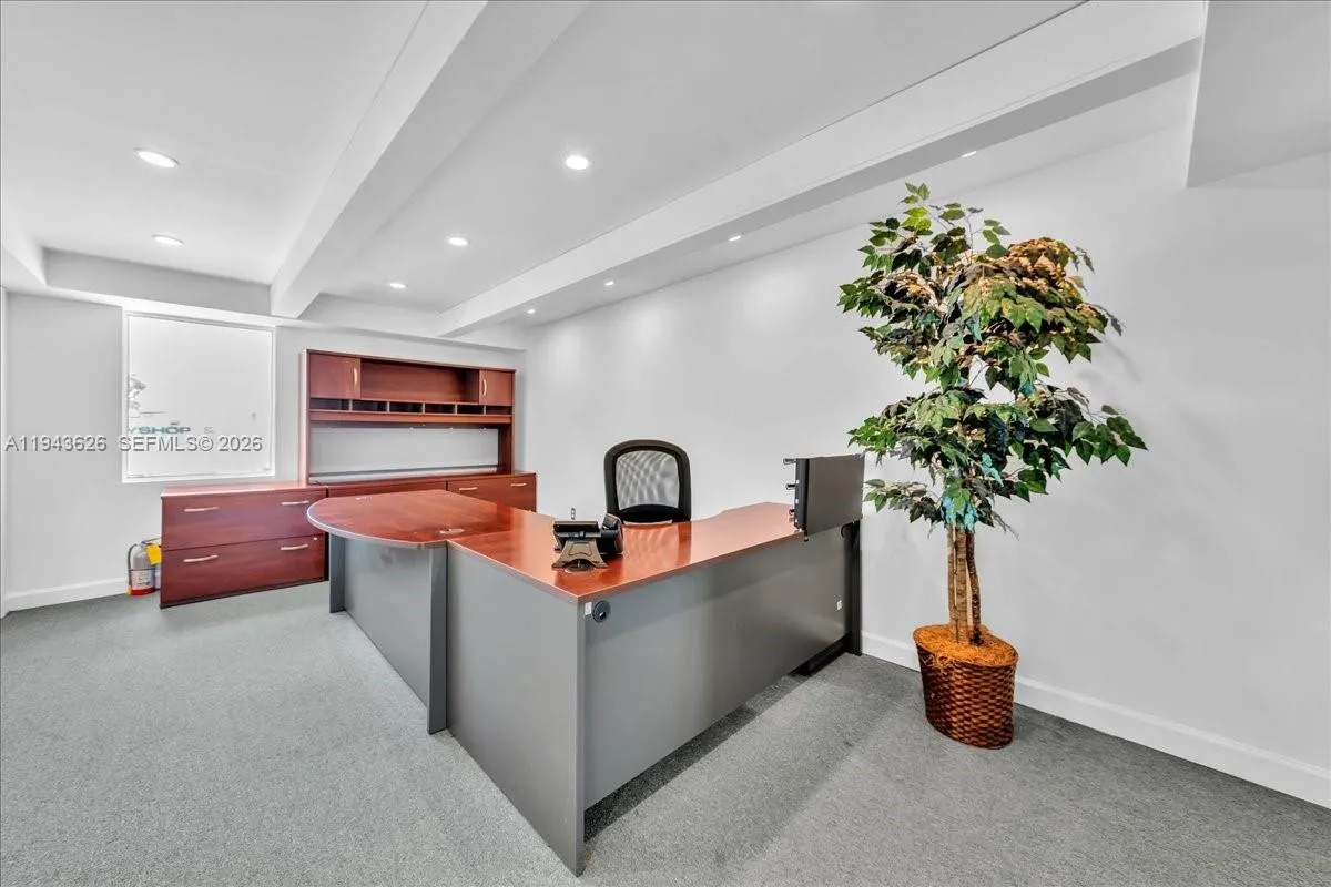 500 Ne 25th St 10, Pompano Beach, Florida 33064, Pompano Beach, Florida 33064, ,Commercial Lease,For Rent,500 Ne 25th St 10, Pompano Beach, Florida 33064,A11943626