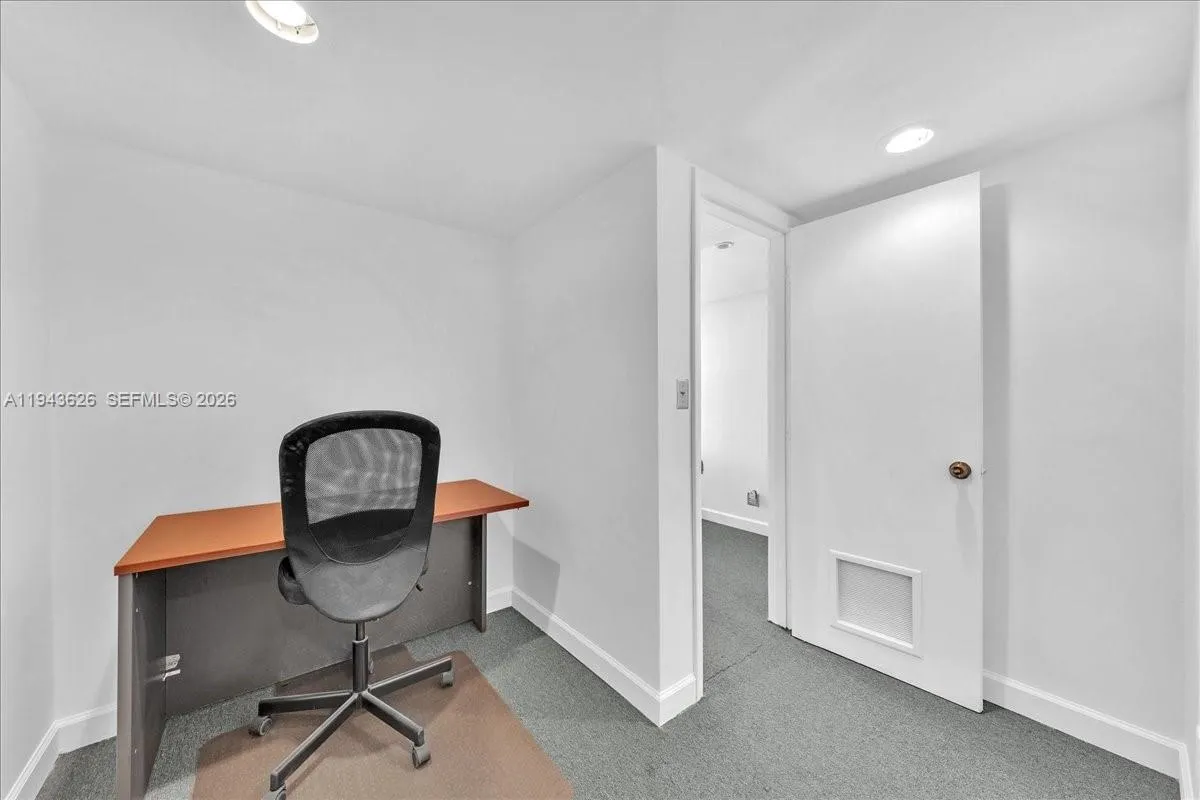 500 Ne 25th St 10, Pompano Beach, Florida 33064, Pompano Beach, Florida 33064, ,Commercial Lease,For Rent,500 Ne 25th St 10, Pompano Beach, Florida 33064,A11943626