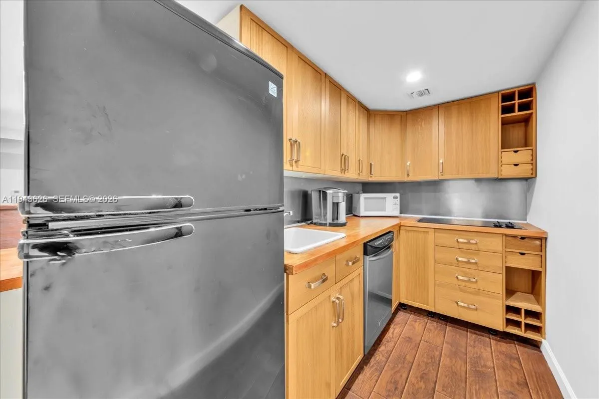 500 Ne 25th St 10, Pompano Beach, Florida 33064, Pompano Beach, Florida 33064, ,Commercial Lease,For Rent,500 Ne 25th St 10, Pompano Beach, Florida 33064,A11943626