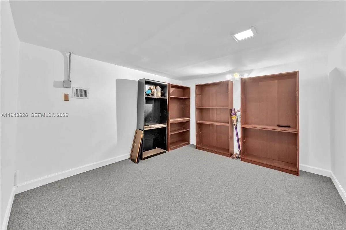 500 Ne 25th St 10, Pompano Beach, Florida 33064, Pompano Beach, Florida 33064, ,Commercial Lease,For Rent,500 Ne 25th St 10, Pompano Beach, Florida 33064,A11943626