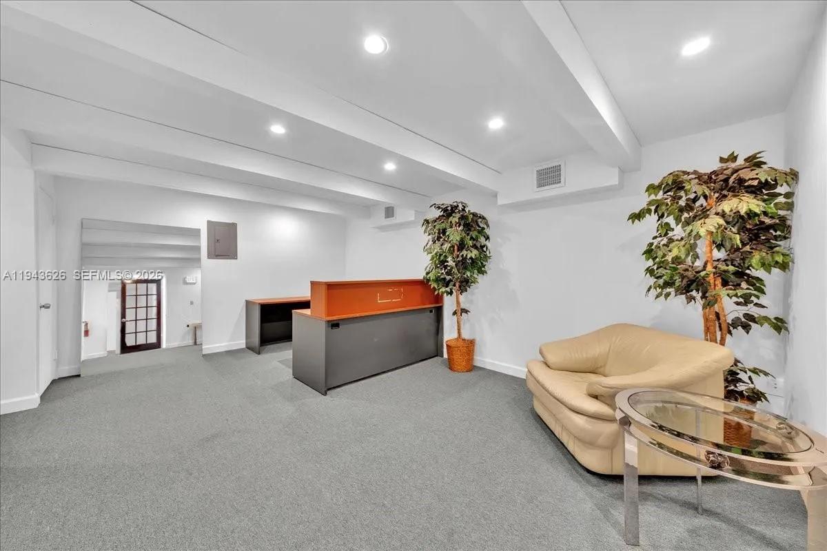 500 Ne 25th St 10, Pompano Beach, Florida 33064, Pompano Beach, Florida 33064, ,Commercial Lease,For Rent,500 Ne 25th St 10, Pompano Beach, Florida 33064,A11943626