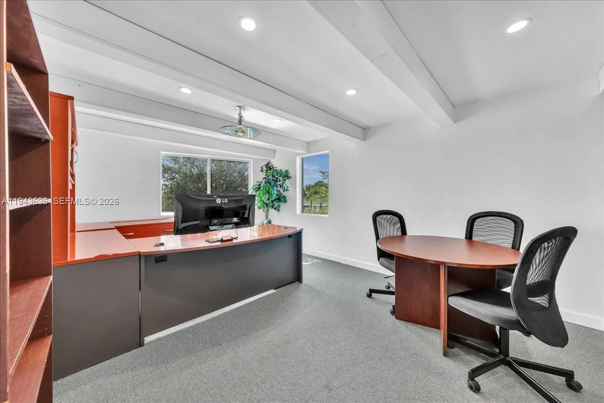 500 Ne 25th St 10, Pompano Beach, Florida 33064, Pompano Beach, Florida 33064, ,Commercial Lease,For Rent,500 Ne 25th St 10, Pompano Beach, Florida 33064,A11943626