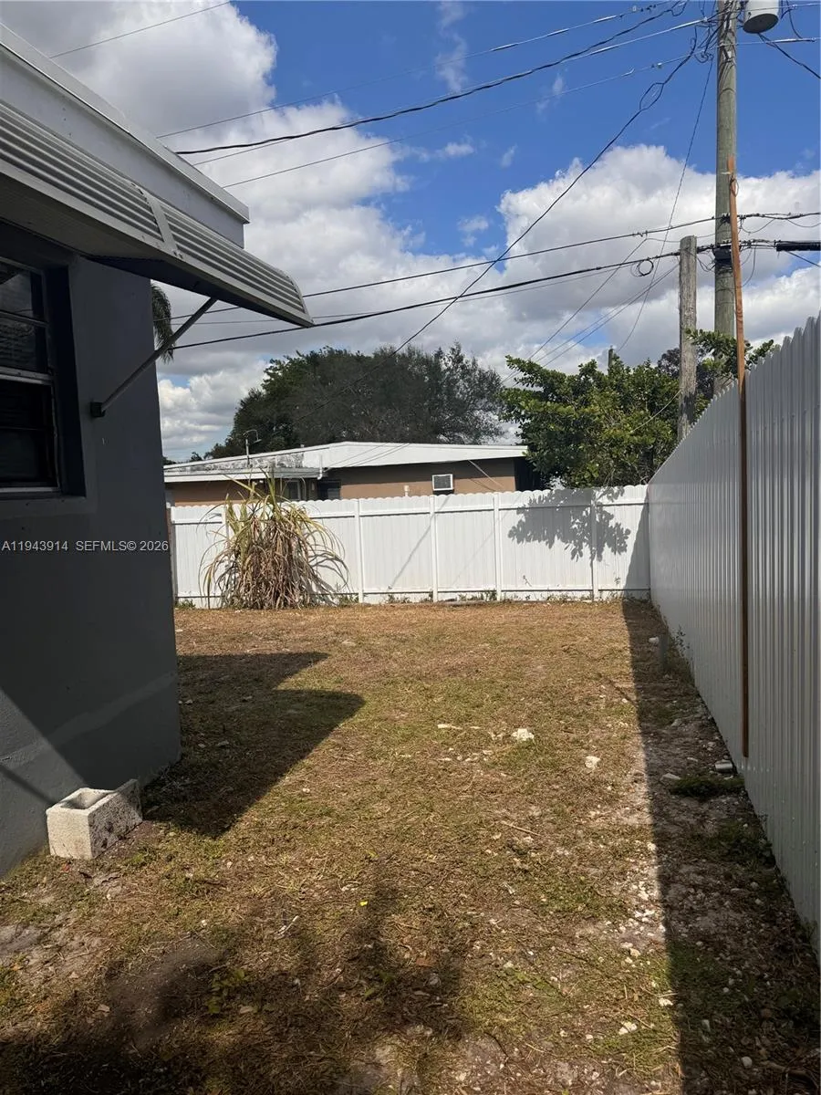 5721 Sw 41st St 5721, West Park, Florida 33023, West Park, Florida 33023, 3 Bedrooms Bedrooms, ,1 BathroomBathrooms,Residential Lease,For Rent,5721 Sw 41st St 5721, West Park, Florida 33023,A11943914