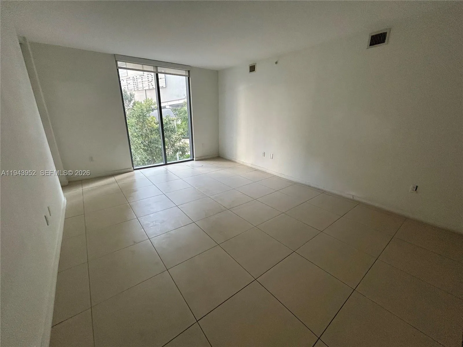 31 Se 6th St 407, Miami, Florida 33131, Miami, Florida 33131, 2 Bedrooms Bedrooms, ,2 BathroomsBathrooms,Residential,For Sale,31 Se 6th St 407, Miami, Florida 33131,A11943952