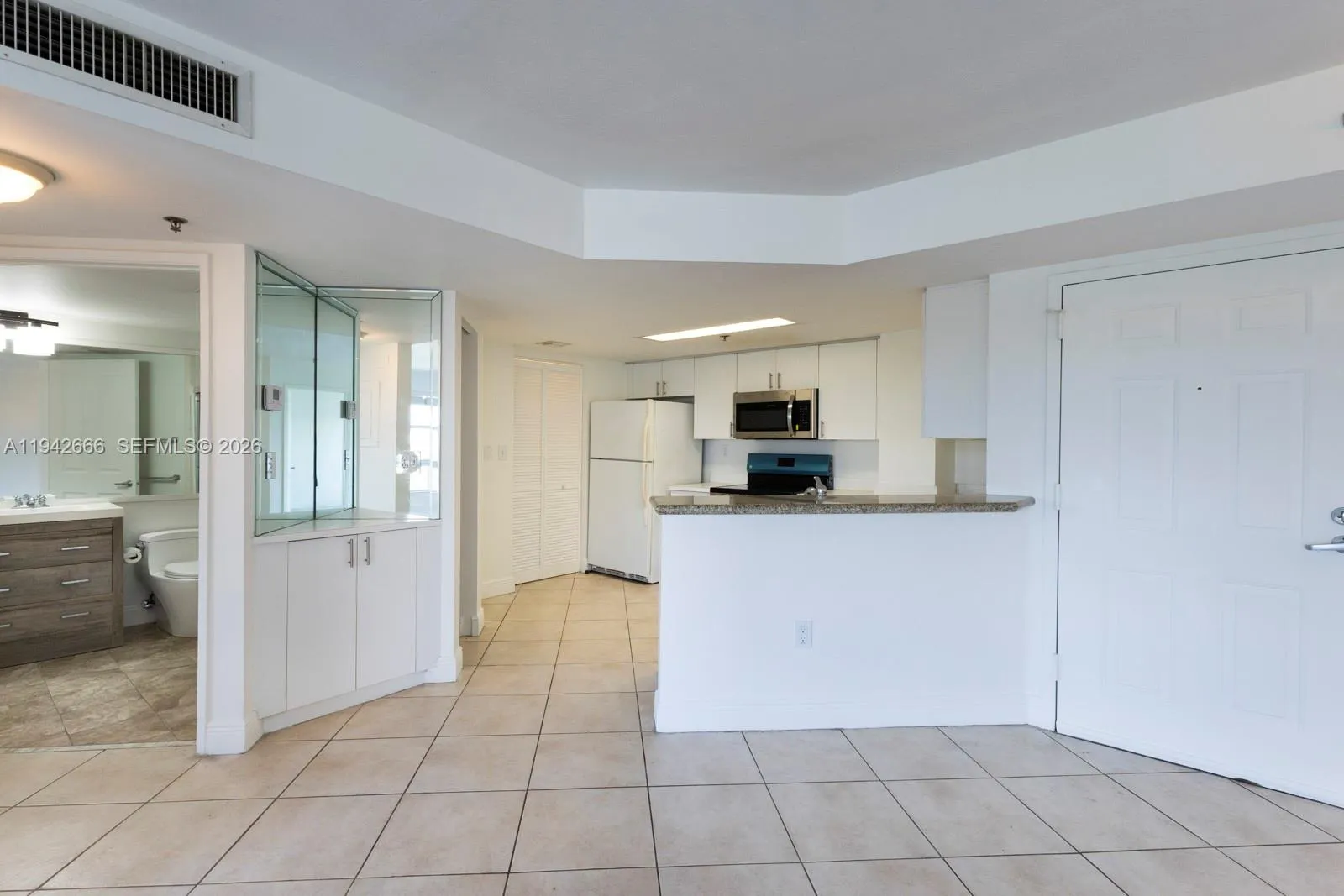 2351 Douglas Rd 701, Miami, Florida 33145, Miami, Florida 33145, 2 Bedrooms Bedrooms, ,2 BathroomsBathrooms,Residential Lease,For Rent,2351 Douglas Rd 701, Miami, Florida 33145,A11942666