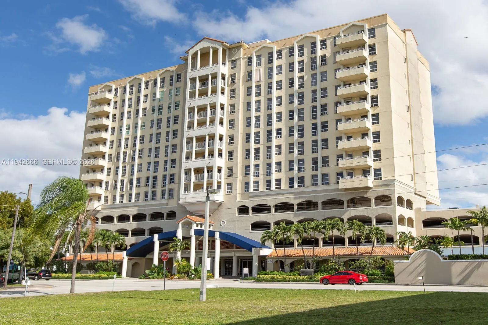 2351 Douglas Rd 701, Miami, Florida 33145, Miami, Florida 33145, 2 Bedrooms Bedrooms, ,2 BathroomsBathrooms,Residential Lease,For Rent,2351 Douglas Rd 701, Miami, Florida 33145,A11942666