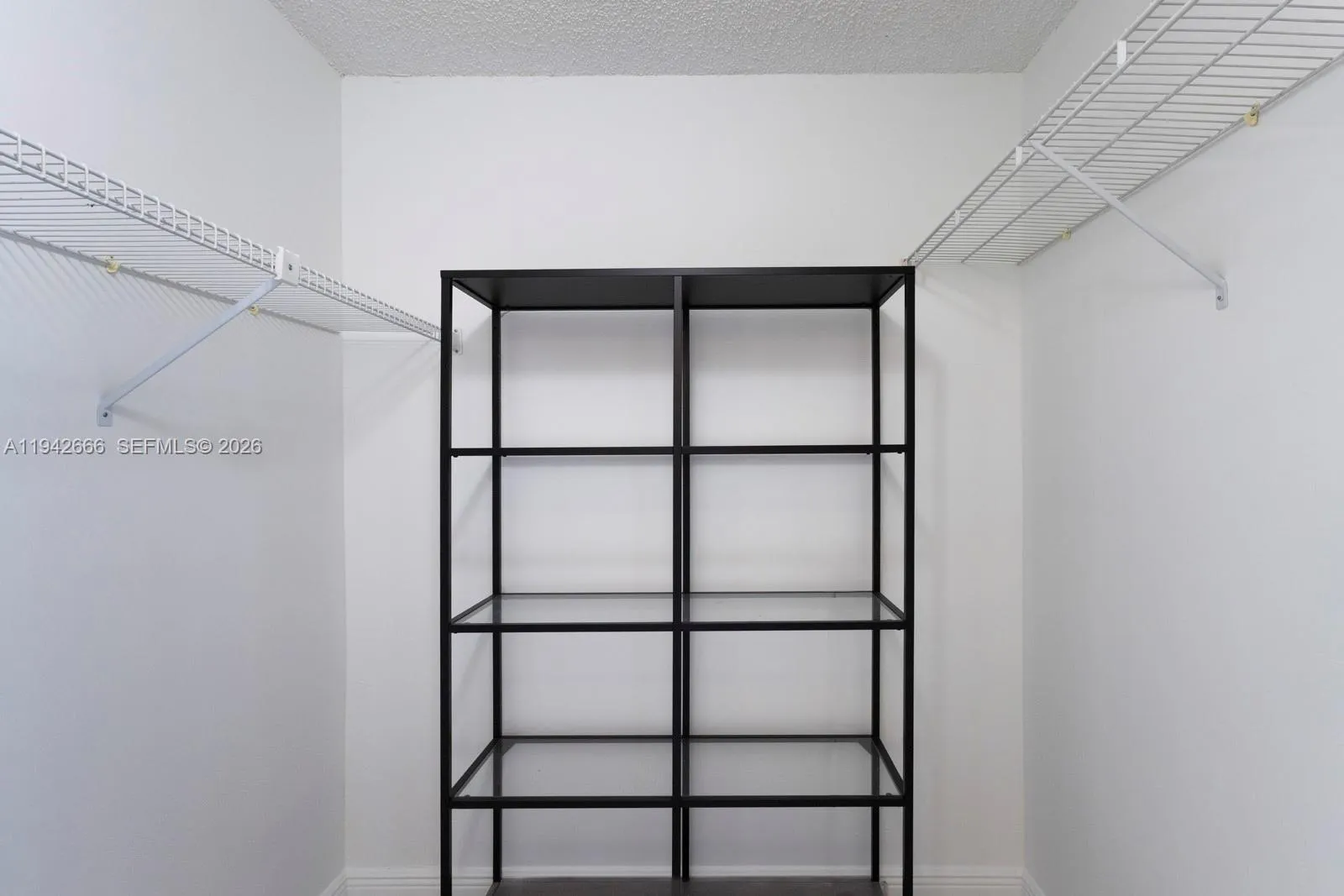 2351 Douglas Rd 701, Miami, Florida 33145, Miami, Florida 33145, 2 Bedrooms Bedrooms, ,2 BathroomsBathrooms,Residential Lease,For Rent,2351 Douglas Rd 701, Miami, Florida 33145,A11942666