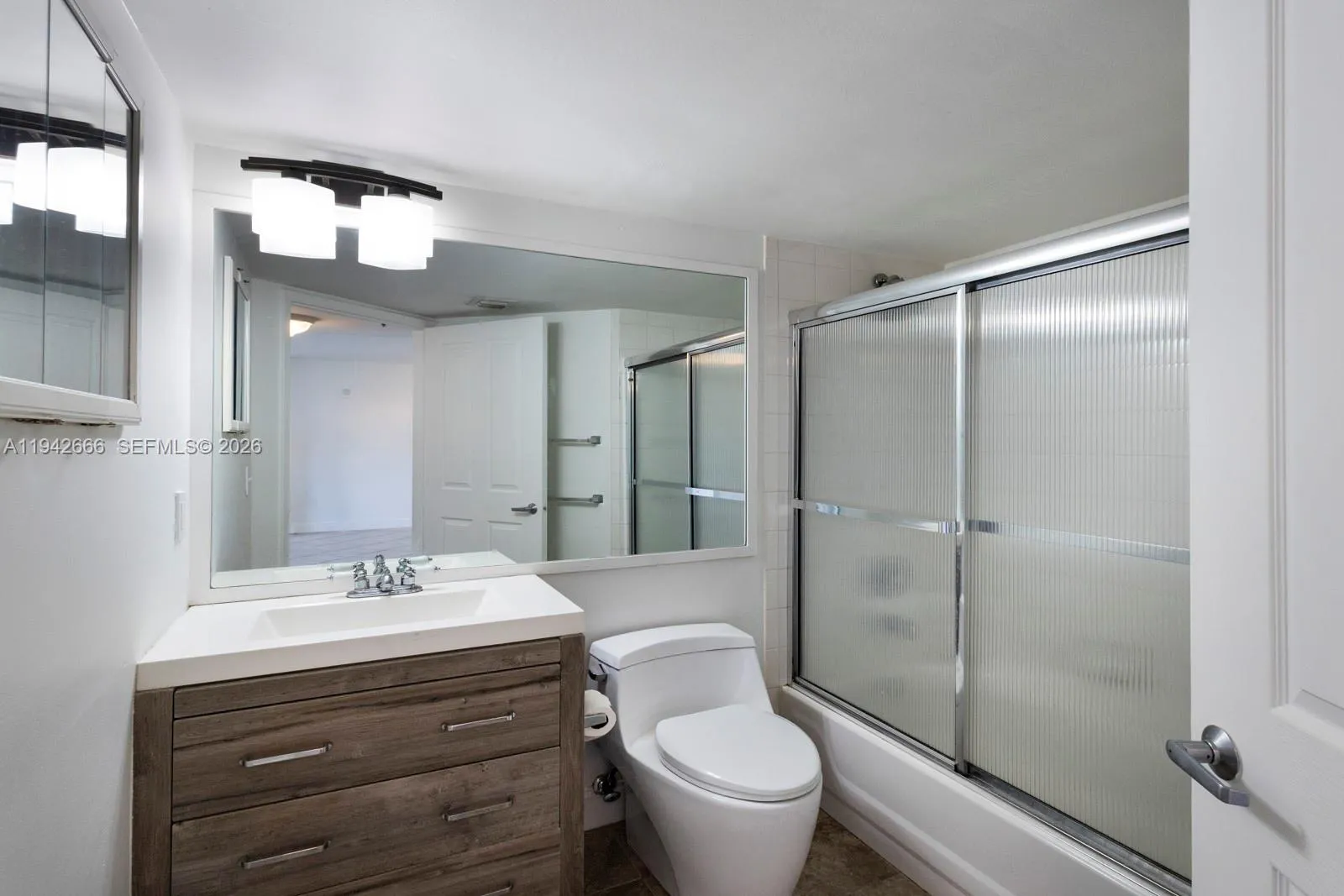 2351 Douglas Rd 701, Miami, Florida 33145, Miami, Florida 33145, 2 Bedrooms Bedrooms, ,2 BathroomsBathrooms,Residential Lease,For Rent,2351 Douglas Rd 701, Miami, Florida 33145,A11942666
