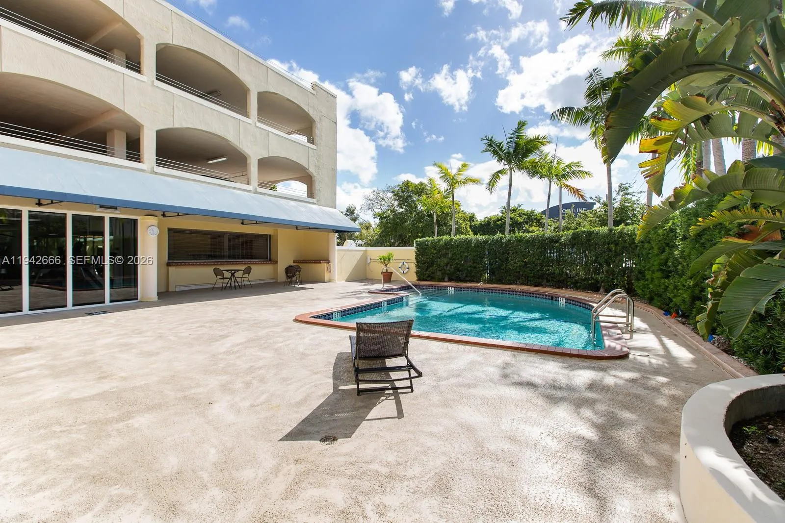 2351 Douglas Rd 701, Miami, Florida 33145, Miami, Florida 33145, 2 Bedrooms Bedrooms, ,2 BathroomsBathrooms,Residential Lease,For Rent,2351 Douglas Rd 701, Miami, Florida 33145,A11942666