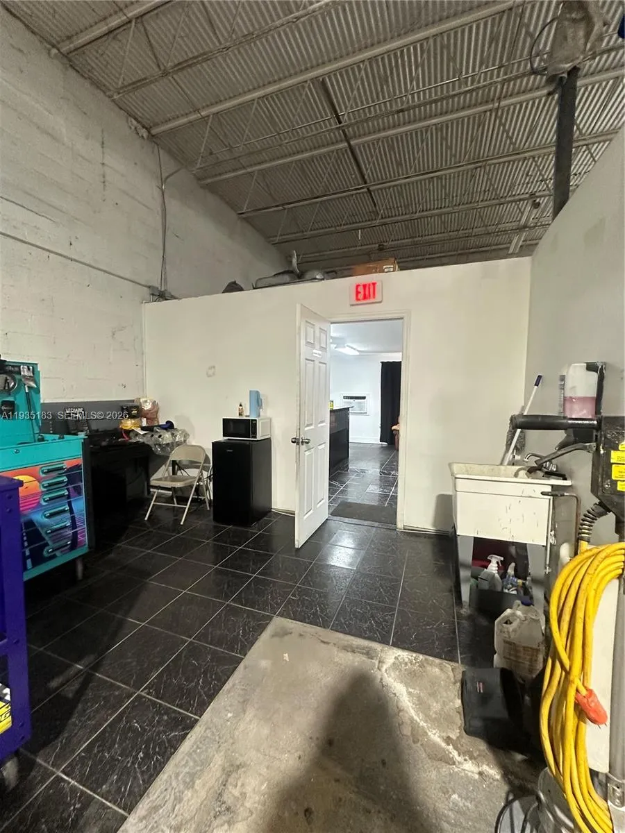 5755 Funston St, Hollywood, Florida 33023, Hollywood, Florida 33023, ,Commercial Lease,For Rent,5755 Funston St, Hollywood, Florida 33023,A11935183