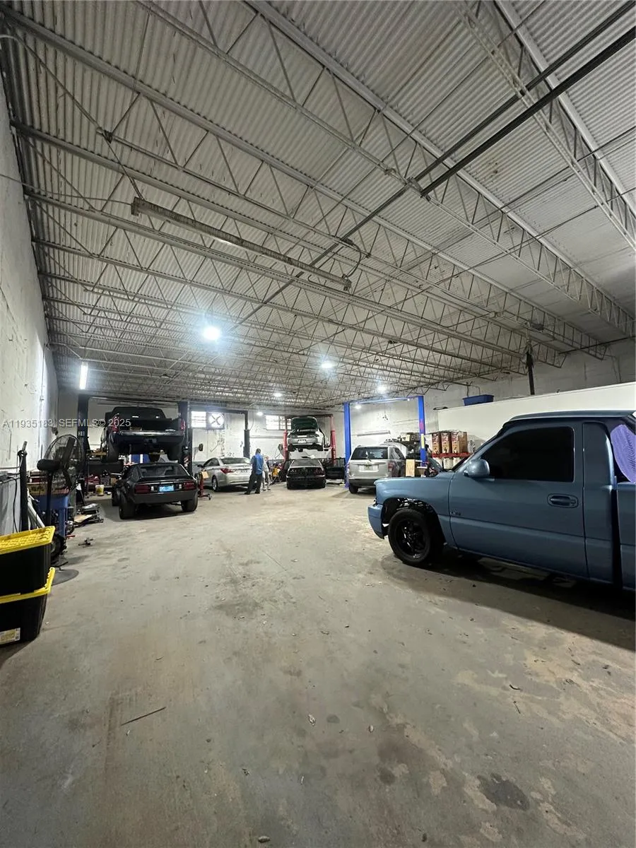 5755 Funston St, Hollywood, Florida 33023, Hollywood, Florida 33023, ,Commercial Lease,For Rent,5755 Funston St, Hollywood, Florida 33023,A11935183