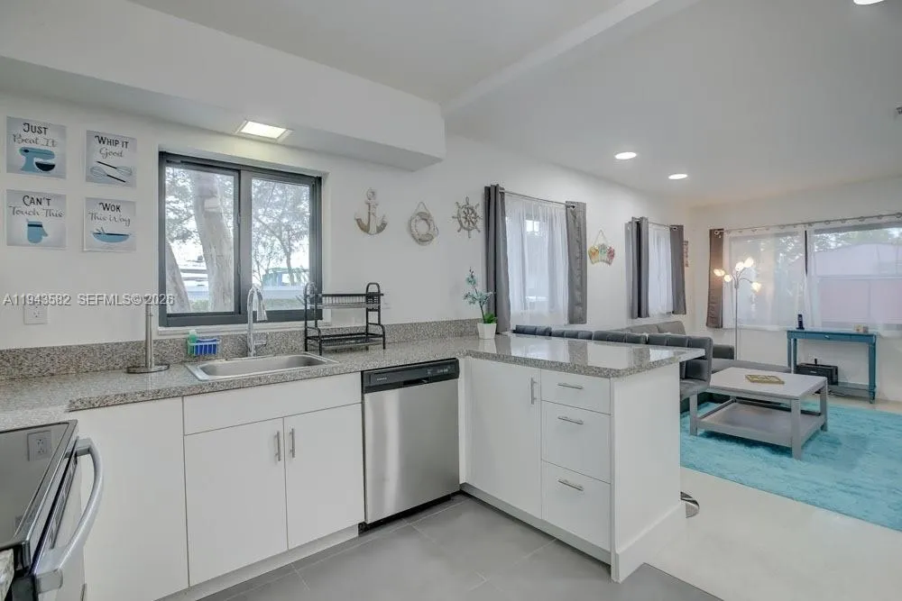 1700 Sw 20th St, Fort Lauderdale, Florida 33315, Fort Lauderdale, Florida 33315, ,Residential Income,For Sale,1700 Sw 20th St, Fort Lauderdale, Florida 33315,A11943582