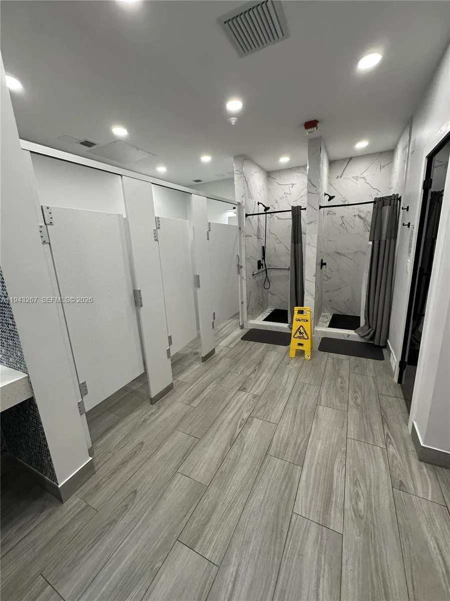 17021 N Bay Rd 116, Sunny Isles Beach, Florida 331, Sunny Isles Beach, Florida 33160, 1 Bedroom Bedrooms, ,1 BathroomBathrooms,Residential Lease,For Rent,17021 N Bay Rd 116, Sunny Isles Beach, Florida 331,A11943267