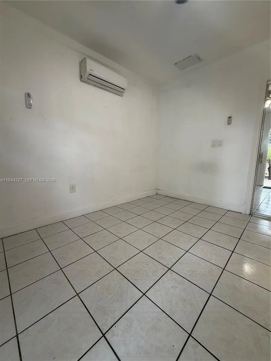 6xxx Dawson St C, Hollywood, Florida 33023, Hollywood, Florida 33023, 1 Bedroom Bedrooms, ,1 BathroomBathrooms,Residential Lease,For Rent,6xxx Dawson St C, Hollywood, Florida 33023,A11944227