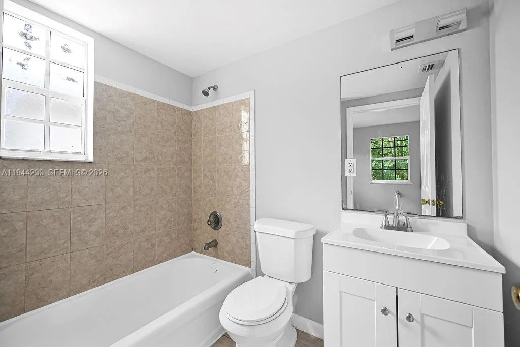 14180 Nw 22nd Ave 4, Opa Locka, Florida 33054, Opa Locka, Florida 33054, 3 Bedrooms Bedrooms, ,2 BathroomsBathrooms,Residential Lease,For Rent,14180 Nw 22nd Ave 4, Opa Locka, Florida 33054,A11944230