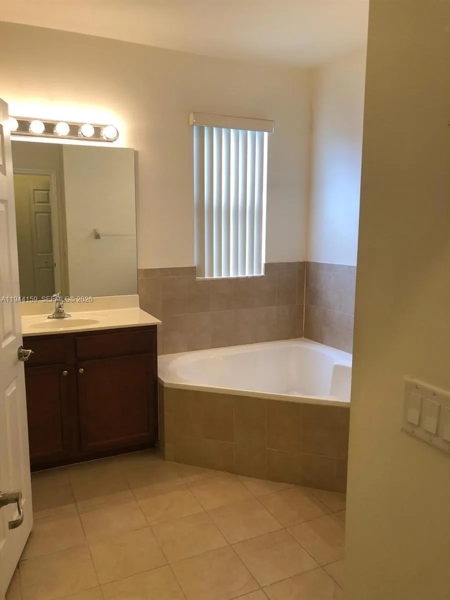 15400 Sw 176th Ln, Miami, Florida 33187, Miami, Florida 33187, 4 Bedrooms Bedrooms, ,3 BathroomsBathrooms,Residential,For Sale,15400 Sw 176th Ln, Miami, Florida 33187,A11944159