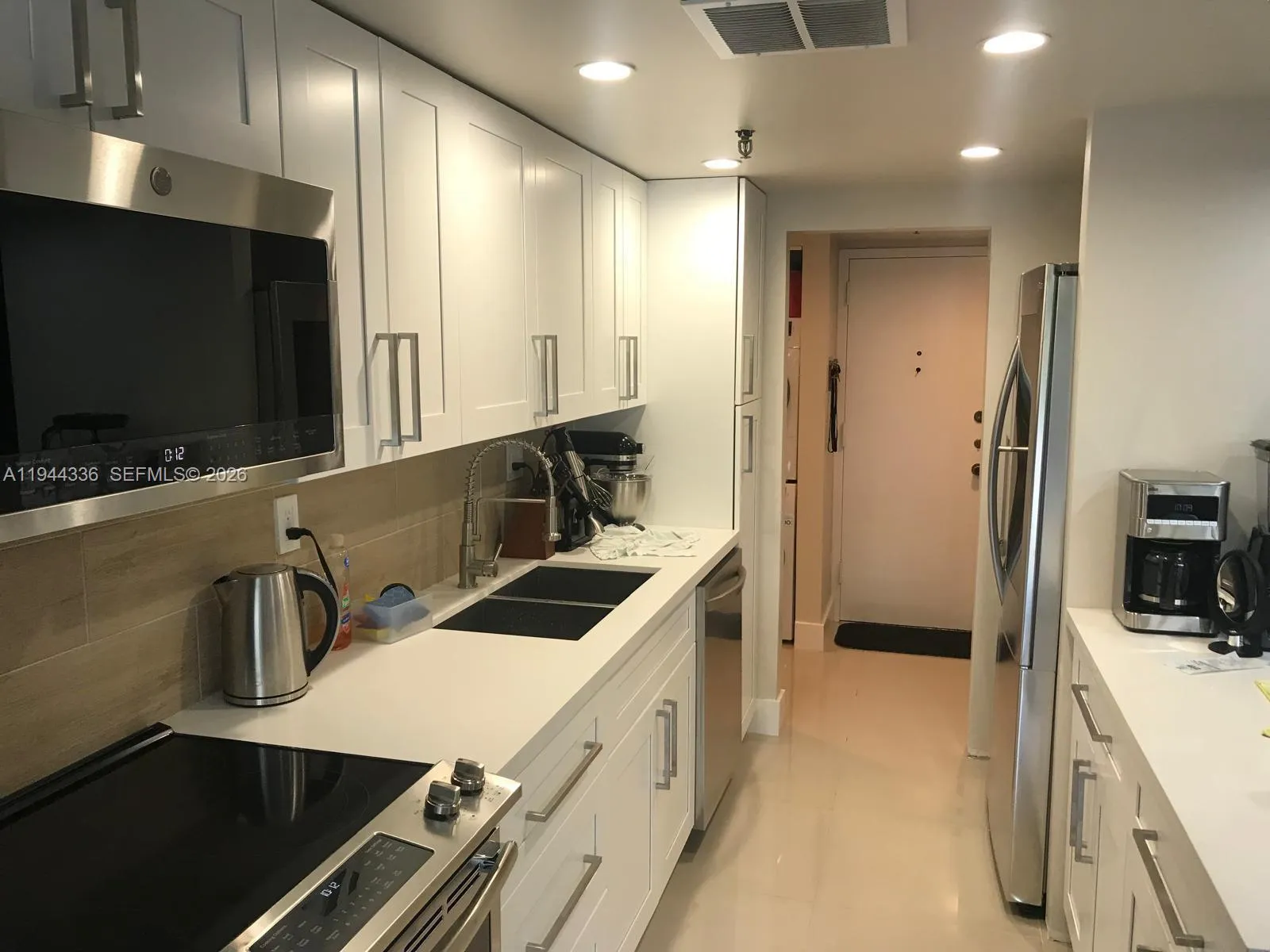 17890 W Dixie Hwy 210, North Miami Beach, Florida, North Miami Beach, Florida 33160, 2 Bedrooms Bedrooms, ,2 BathroomsBathrooms,Residential Lease,For Rent,17890 W Dixie Hwy 210, North Miami Beach, Florida ,A11944336