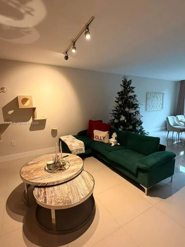 17890 W Dixie Hwy 210, North Miami Beach, Florida, North Miami Beach, Florida 33160, 2 Bedrooms Bedrooms, ,2 BathroomsBathrooms,Residential Lease,For Rent,17890 W Dixie Hwy 210, North Miami Beach, Florida ,A11944336