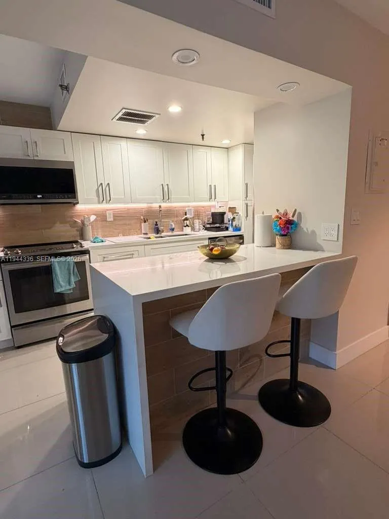 17890 W Dixie Hwy 210, North Miami Beach, Florida, North Miami Beach, Florida 33160, 2 Bedrooms Bedrooms, ,2 BathroomsBathrooms,Residential Lease,For Rent,17890 W Dixie Hwy 210, North Miami Beach, Florida ,A11944336