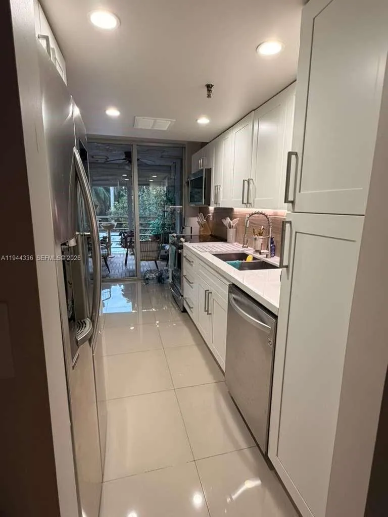 17890 W Dixie Hwy 210, North Miami Beach, Florida, North Miami Beach, Florida 33160, 2 Bedrooms Bedrooms, ,2 BathroomsBathrooms,Residential Lease,For Rent,17890 W Dixie Hwy 210, North Miami Beach, Florida ,A11944336