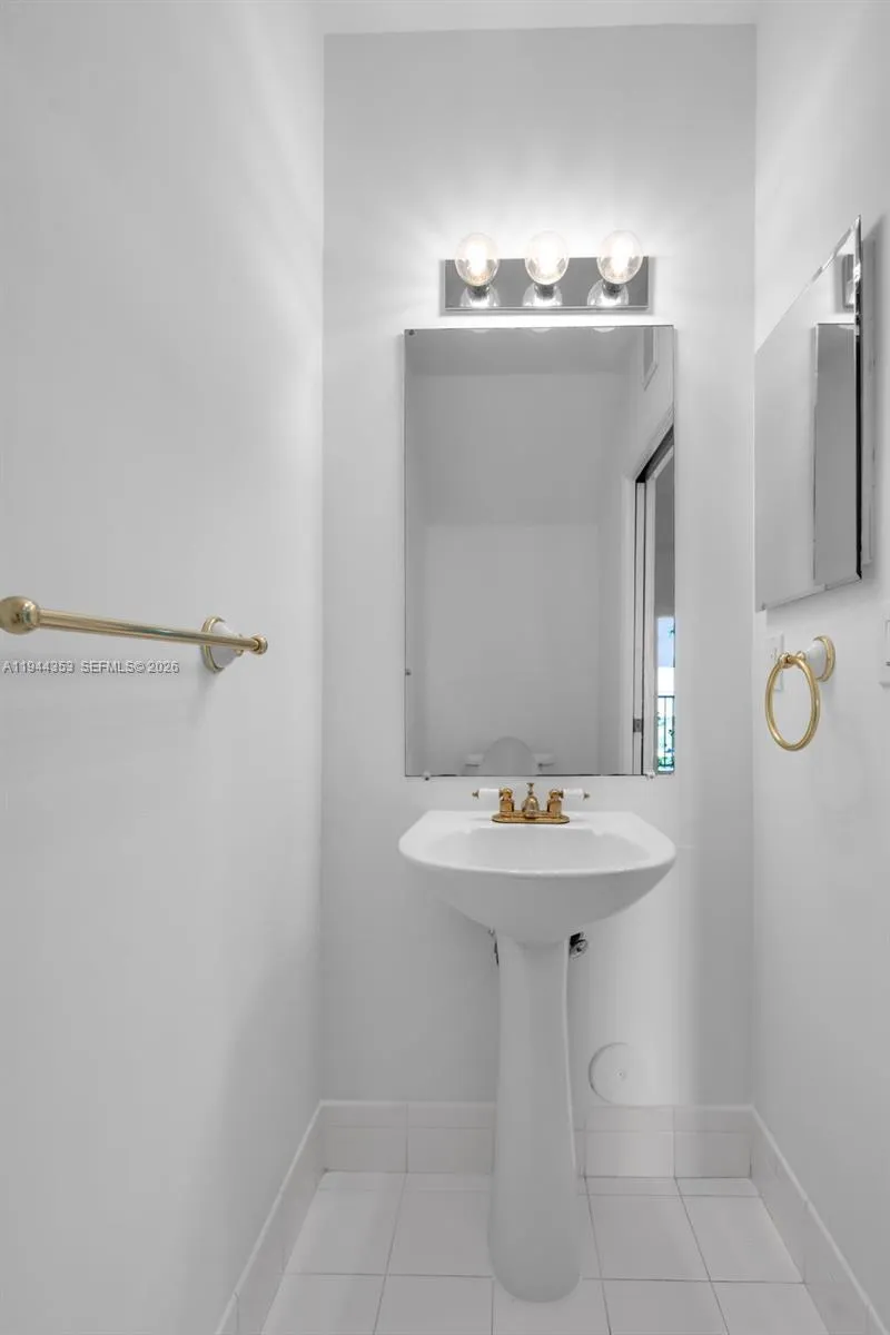 5670 Nw 116th Ave 219, Doral, Florida 33178, Doral, Florida 33178, 2 Bedrooms Bedrooms, ,2 BathroomsBathrooms,Residential,For Sale,5670 Nw 116th Ave 219, Doral, Florida 33178,A11944353