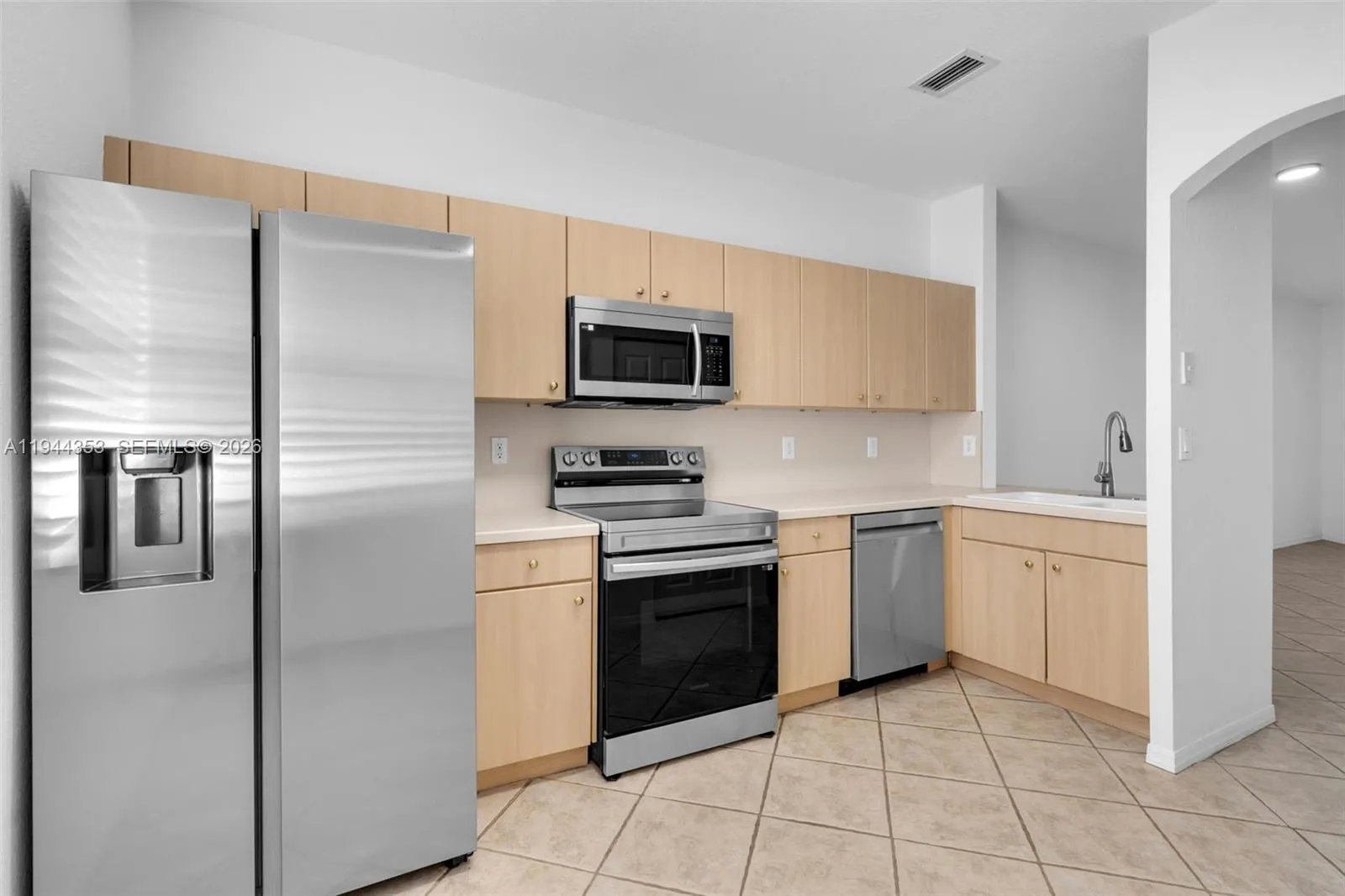 5670 Nw 116th Ave 219, Doral, Florida 33178, Doral, Florida 33178, 2 Bedrooms Bedrooms, ,2 BathroomsBathrooms,Residential,For Sale,5670 Nw 116th Ave 219, Doral, Florida 33178,A11944353