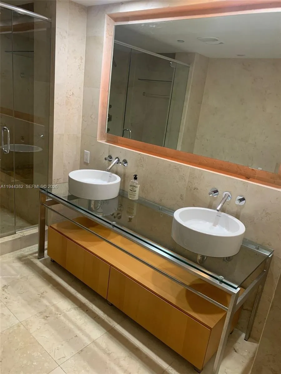 6000 Collins Ave, Miami Beach, Florida 33140, Miami Beach, Florida 33140, 2 Bedrooms Bedrooms, ,2 BathroomsBathrooms,Residential,For Sale,6000 Collins Ave, Miami Beach, Florida 33140,A11944382