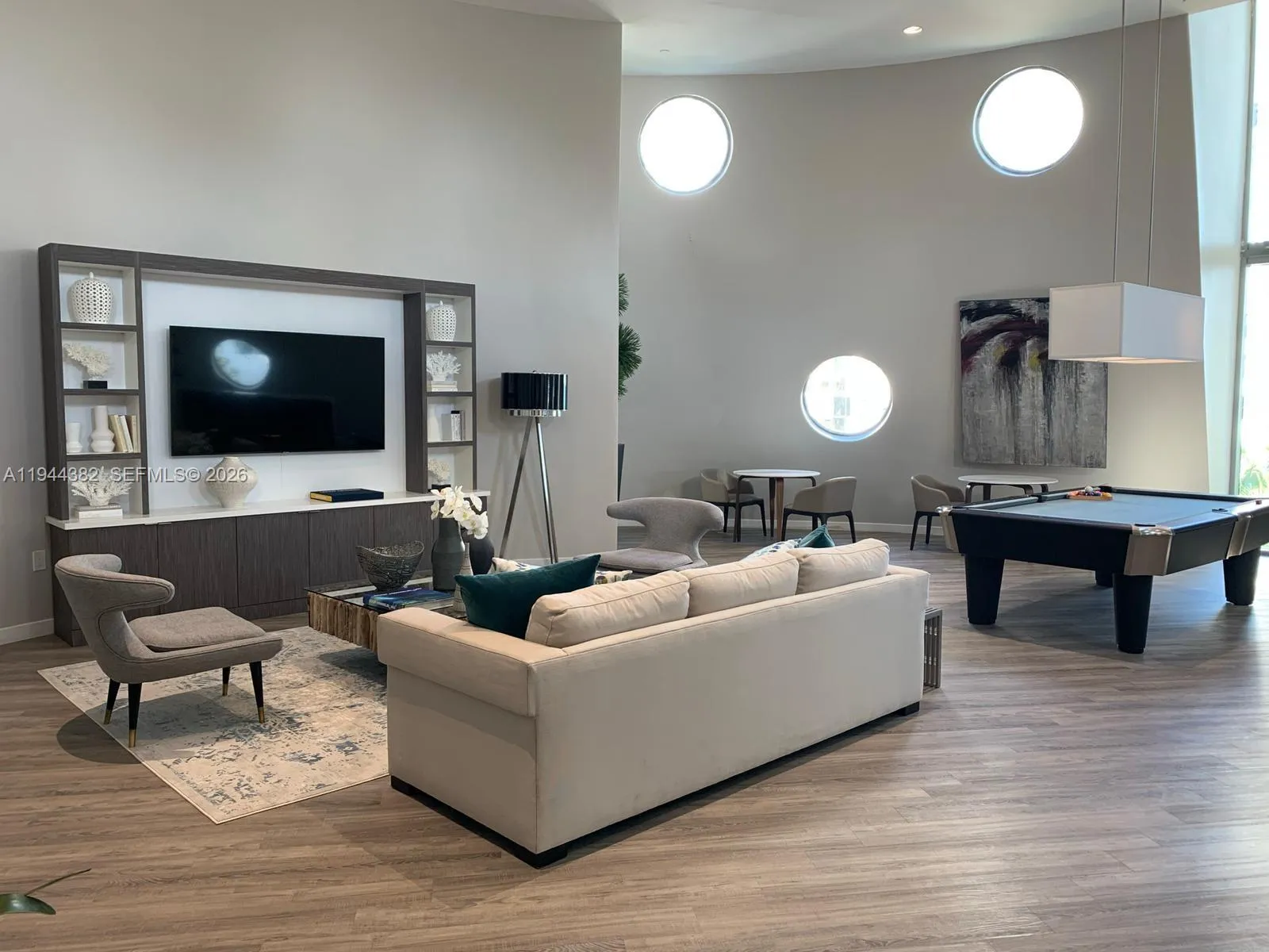 6000 Collins Ave, Miami Beach, Florida 33140, Miami Beach, Florida 33140, 2 Bedrooms Bedrooms, ,2 BathroomsBathrooms,Residential,For Sale,6000 Collins Ave, Miami Beach, Florida 33140,A11944382