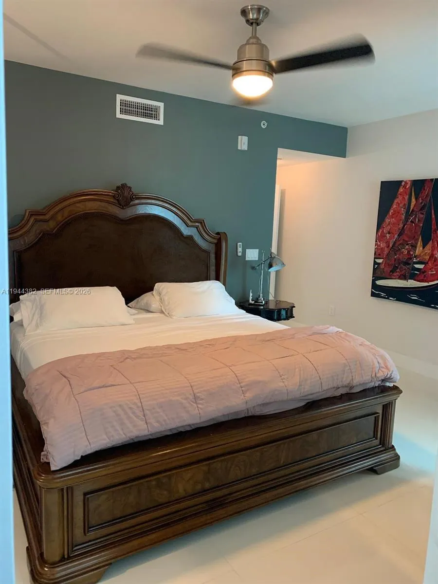 6000 Collins Ave, Miami Beach, Florida 33140, Miami Beach, Florida 33140, 2 Bedrooms Bedrooms, ,2 BathroomsBathrooms,Residential,For Sale,6000 Collins Ave, Miami Beach, Florida 33140,A11944382