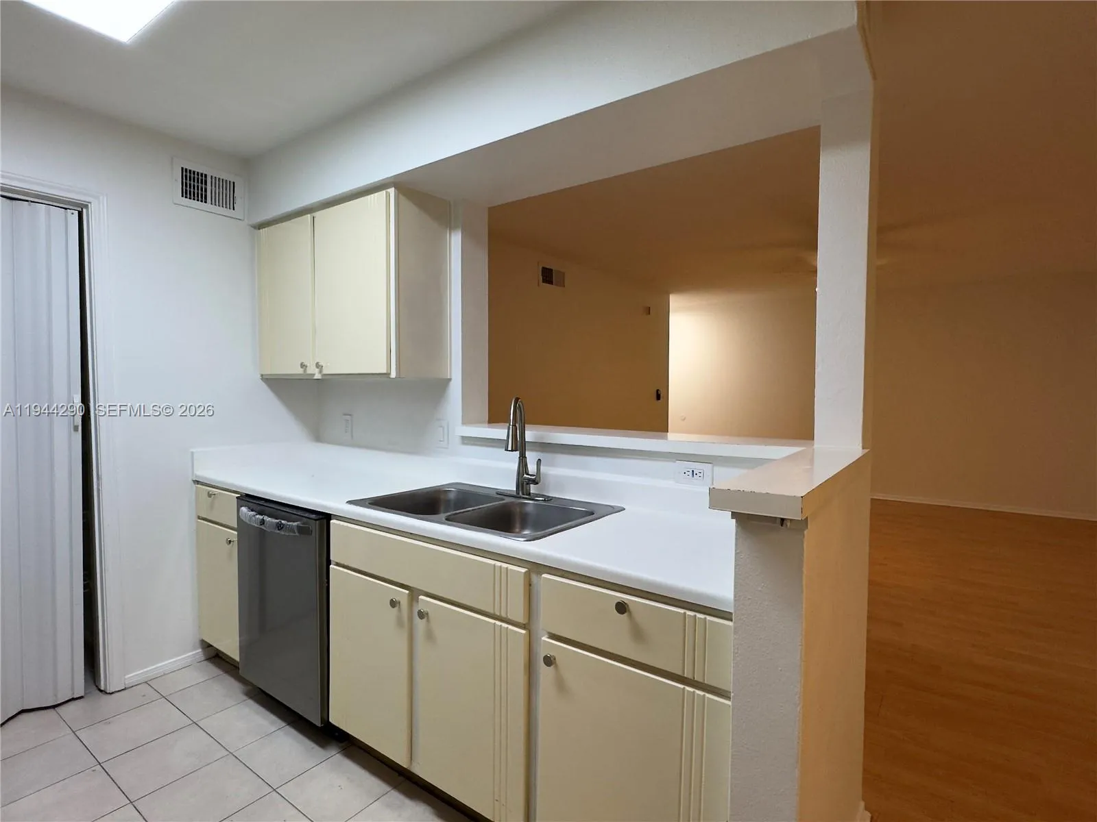 2341 Nw 33rd St 405, Oakland Park, Florida 33309, Oakland Park, Florida 33309, 2 Bedrooms Bedrooms, ,2 BathroomsBathrooms,Residential,For Sale,2341 Nw 33rd St 405, Oakland Park, Florida 33309,A11944290