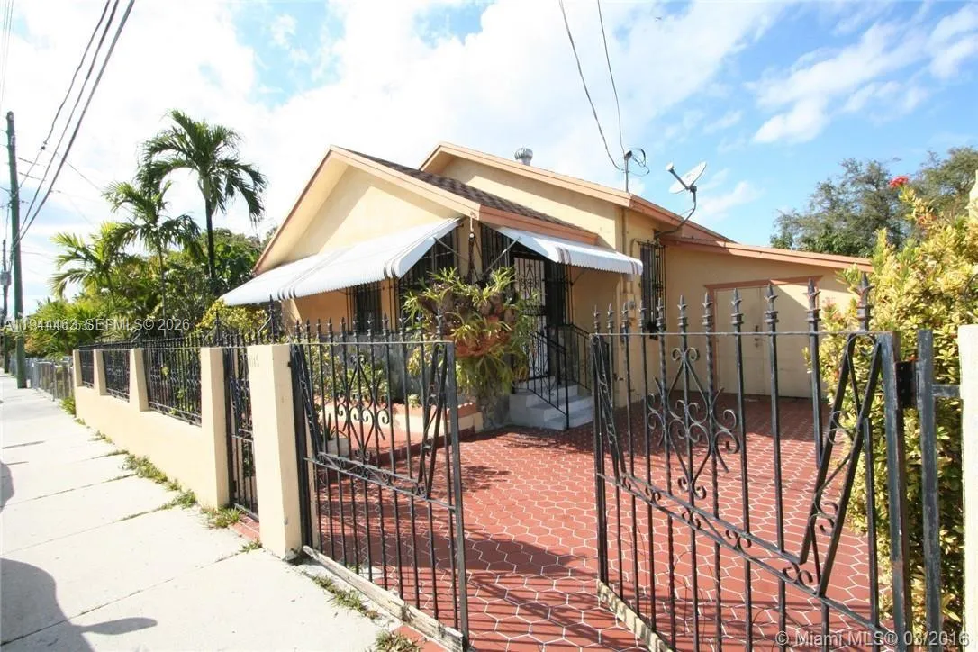 1119 Sw 9th St, Miami, Florida 33130, Miami, Florida 33130, 3 Bedrooms Bedrooms, ,2 BathroomsBathrooms,Residential,For Sale,1119 Sw 9th St, Miami, Florida 33130,A11944463