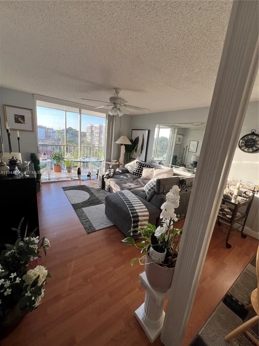 8900 Washington Blvd 402, Pembroke Pines, Florida, Pembroke Pines, Florida 33025, 1 Bedroom Bedrooms, ,1 BathroomBathrooms,Residential,For Sale,8900 Washington Blvd 402, Pembroke Pines, Florida ,A11944350