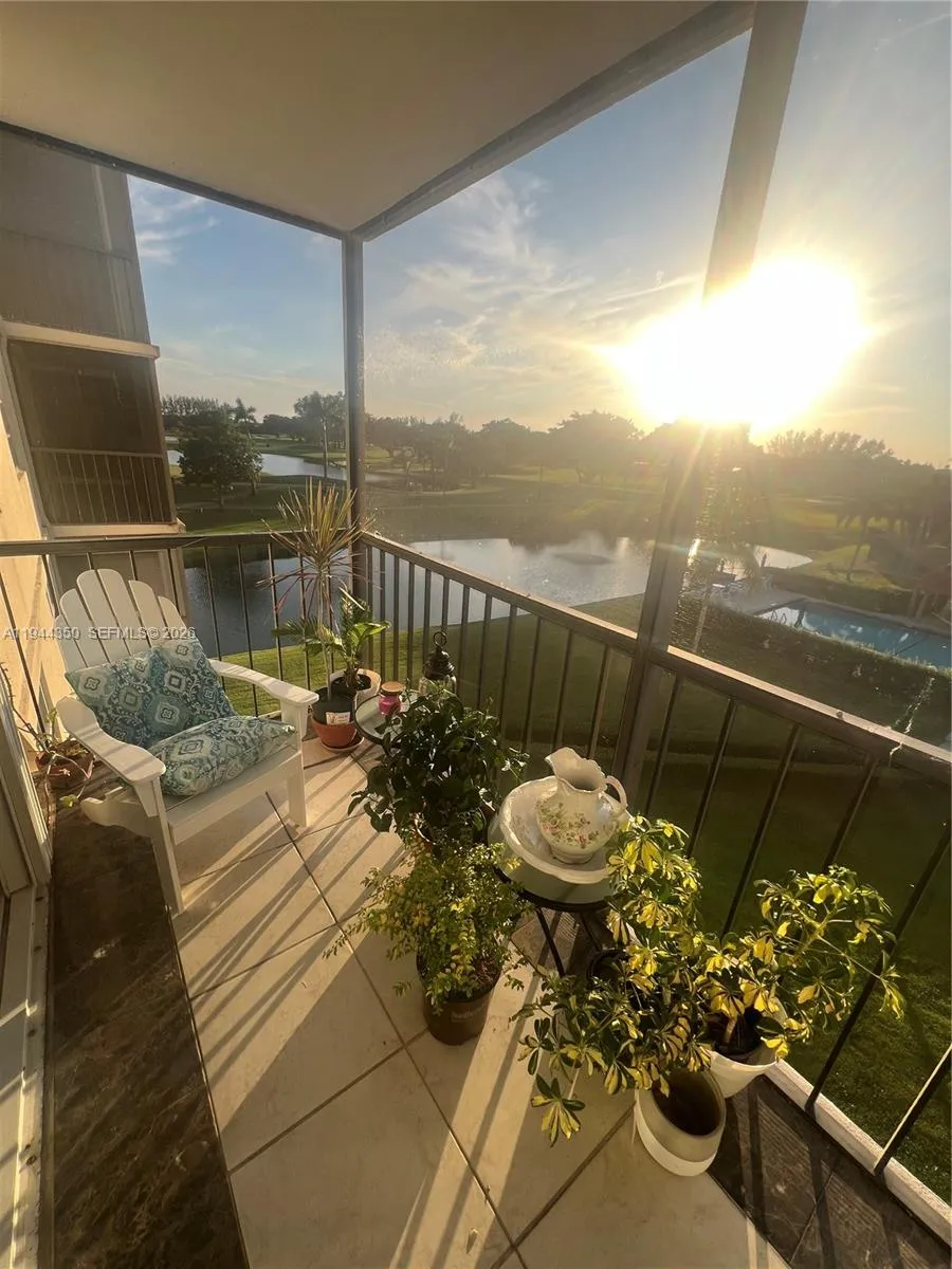 8900 Washington Blvd 402, Pembroke Pines, Florida, Pembroke Pines, Florida 33025, 1 Bedroom Bedrooms, ,1 BathroomBathrooms,Residential,For Sale,8900 Washington Blvd 402, Pembroke Pines, Florida ,A11944350