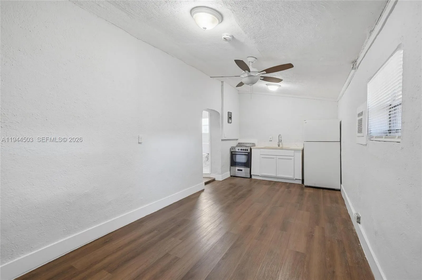 5401 Sw 20th St B, West Park, Florida 33023, West Park, Florida 33023, 1 Bedroom Bedrooms, ,1 BathroomBathrooms,Residential Lease,For Rent,5401 Sw 20th St B, West Park, Florida 33023,A11944503