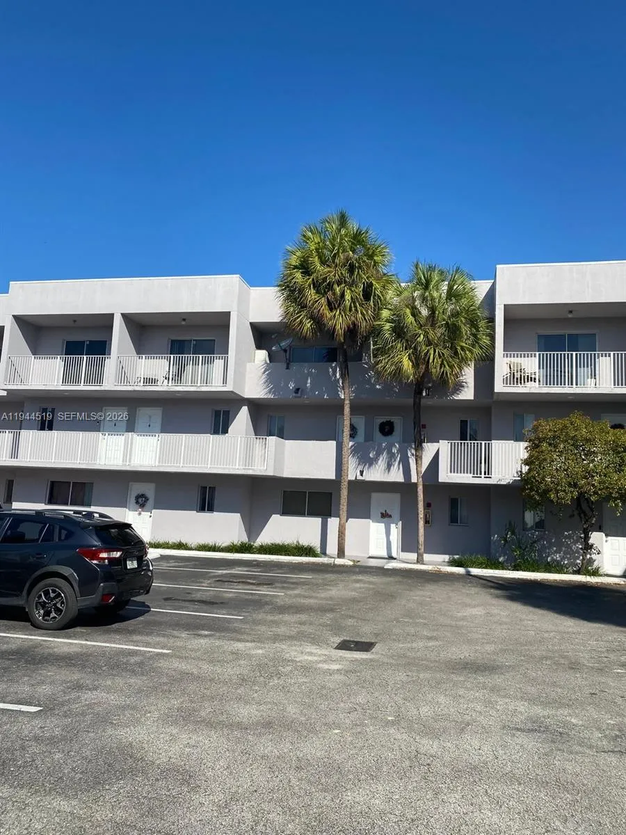 2690 W 76th St 214, Hialeah, Florida 33016, Hialeah, Florida 33016, 2 Bedrooms Bedrooms, ,1 BathroomBathrooms,Residential Lease,For Rent,2690 W 76th St 214, Hialeah, Florida 33016,A11944519