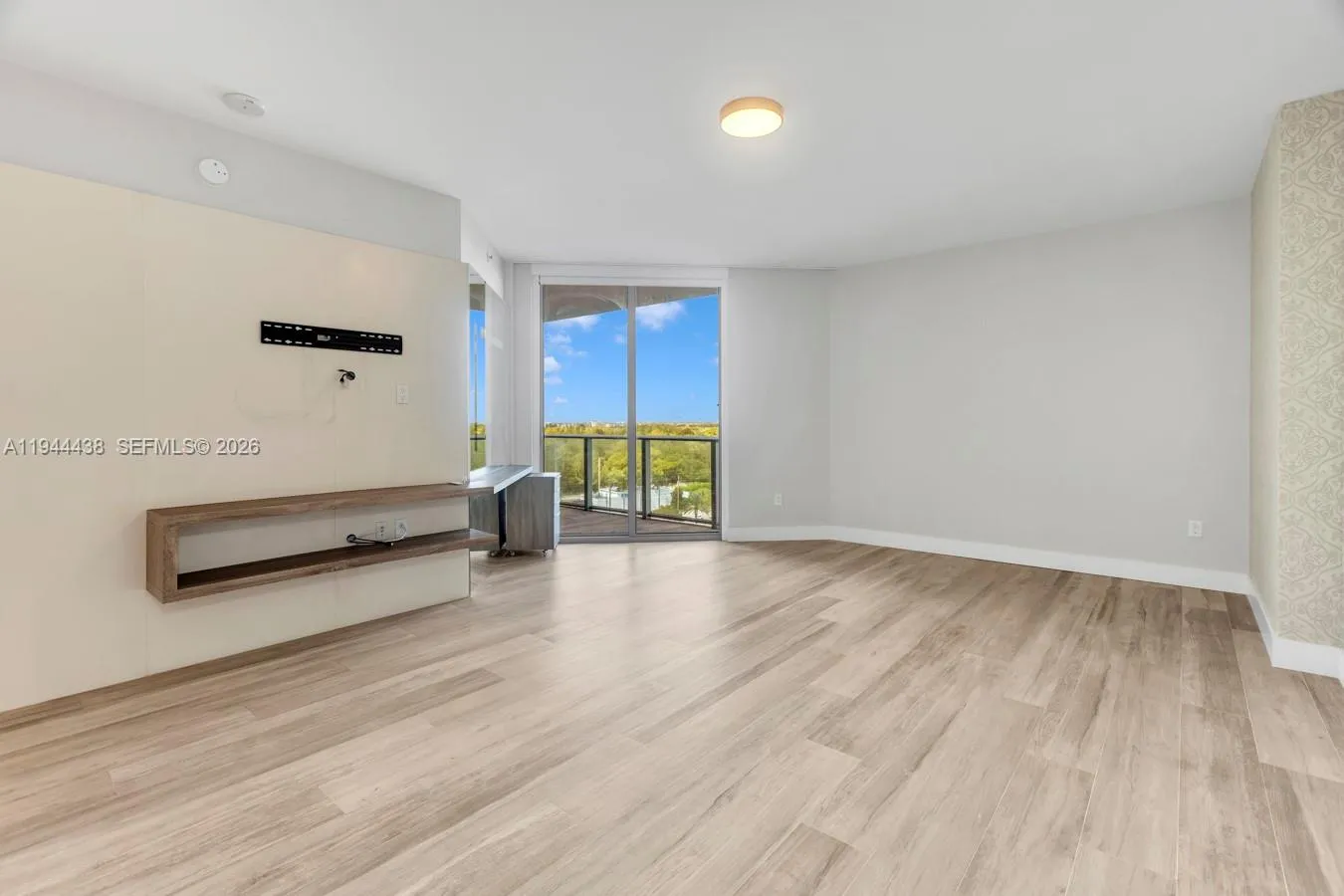 17301 Biscayne Blvd 1106, North Miami Beach, Flori, North Miami Beach, Florida 33160, 3 Bedrooms Bedrooms, ,3 BathroomsBathrooms,Residential,For Sale,17301 Biscayne Blvd 1106, North Miami Beach, Flori,A11944438