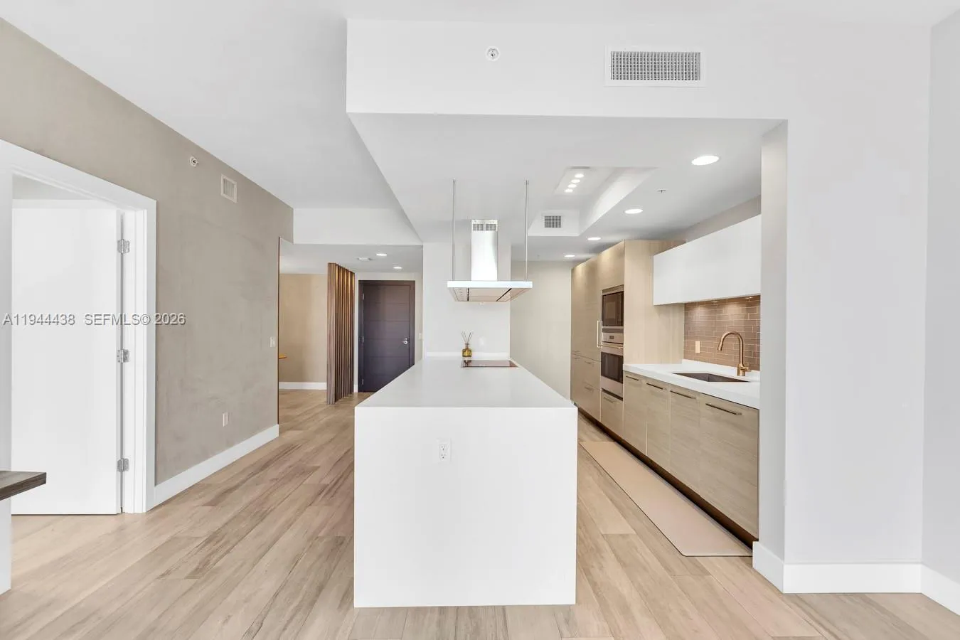 17301 Biscayne Blvd 1106, North Miami Beach, Flori, North Miami Beach, Florida 33160, 3 Bedrooms Bedrooms, ,3 BathroomsBathrooms,Residential,For Sale,17301 Biscayne Blvd 1106, North Miami Beach, Flori,A11944438