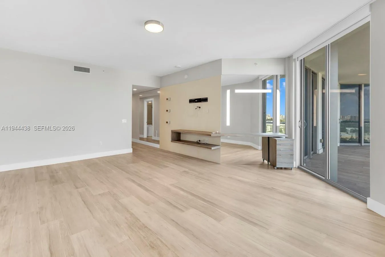 17301 Biscayne Blvd 1106, North Miami Beach, Flori, North Miami Beach, Florida 33160, 3 Bedrooms Bedrooms, ,3 BathroomsBathrooms,Residential,For Sale,17301 Biscayne Blvd 1106, North Miami Beach, Flori,A11944438