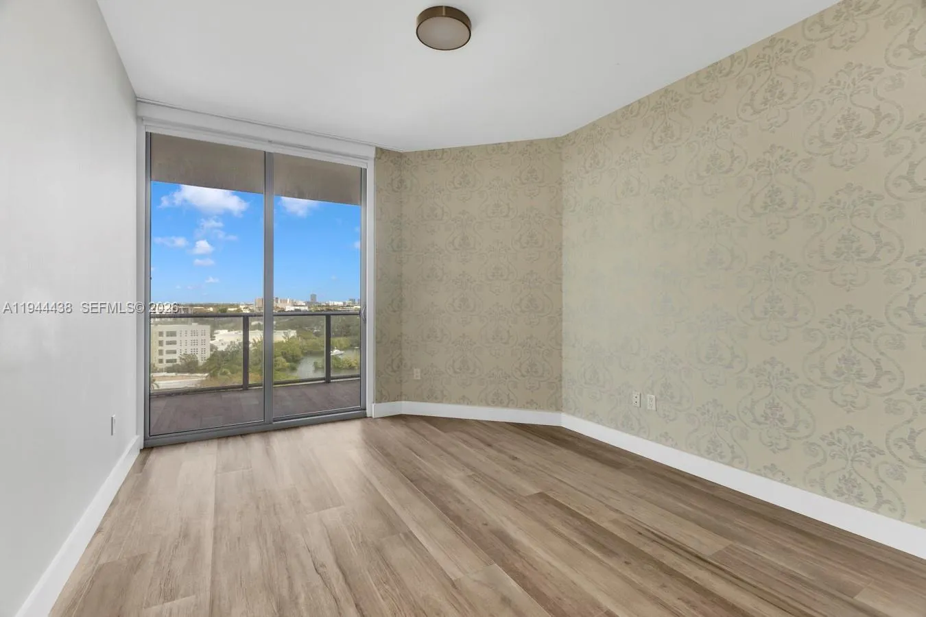 17301 Biscayne Blvd 1106, North Miami Beach, Flori, North Miami Beach, Florida 33160, 3 Bedrooms Bedrooms, ,3 BathroomsBathrooms,Residential,For Sale,17301 Biscayne Blvd 1106, North Miami Beach, Flori,A11944438