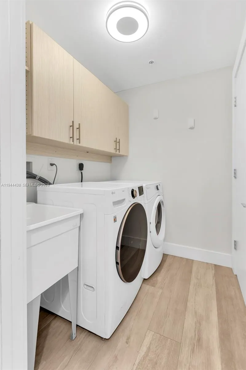 17301 Biscayne Blvd 1106, North Miami Beach, Flori, North Miami Beach, Florida 33160, 3 Bedrooms Bedrooms, ,3 BathroomsBathrooms,Residential,For Sale,17301 Biscayne Blvd 1106, North Miami Beach, Flori,A11944438
