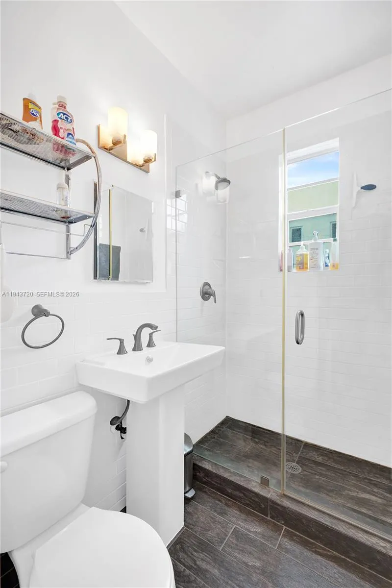1022 Euclid Ave 15, Miami Beach, Florida 33139, Miami Beach, Florida 33139, 2 Bedrooms Bedrooms, ,2 BathroomsBathrooms,Residential,For Sale,1022 Euclid Ave 15, Miami Beach, Florida 33139,A11943720