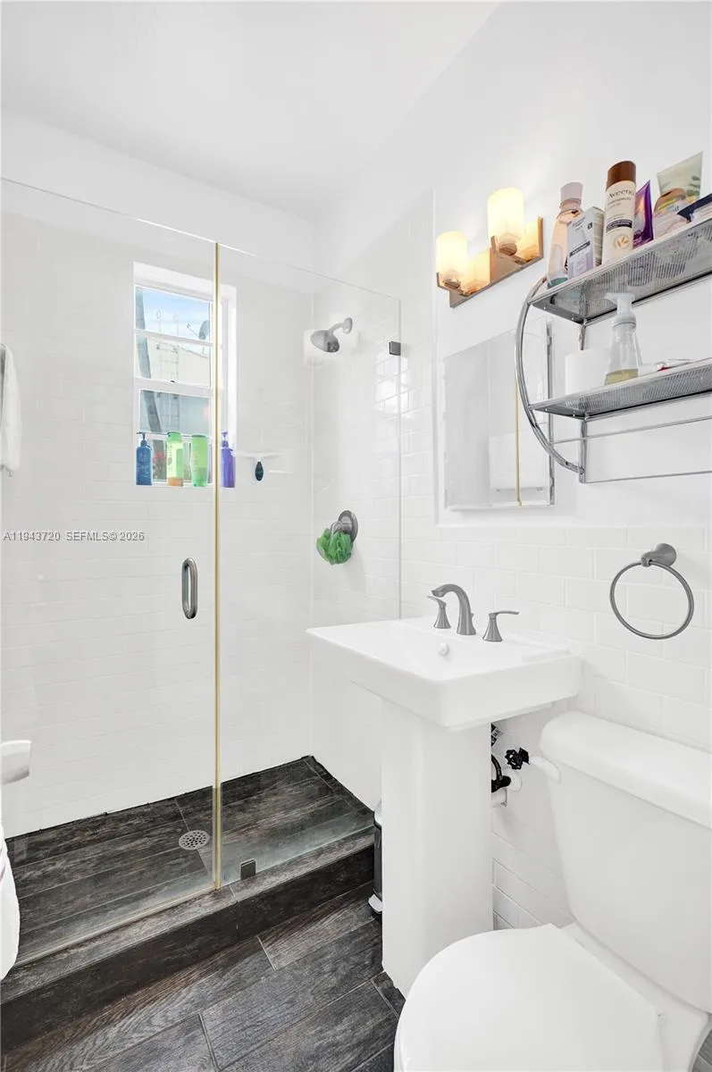 1022 Euclid Ave 15, Miami Beach, Florida 33139, Miami Beach, Florida 33139, 2 Bedrooms Bedrooms, ,2 BathroomsBathrooms,Residential,For Sale,1022 Euclid Ave 15, Miami Beach, Florida 33139,A11943720