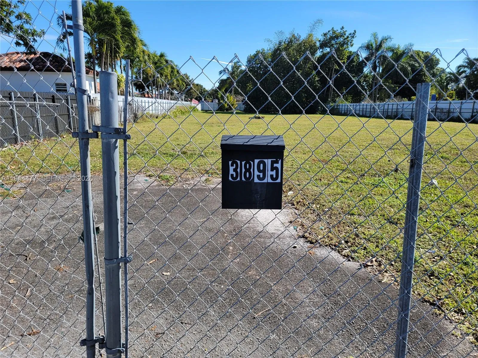 Fence in Front of Lot